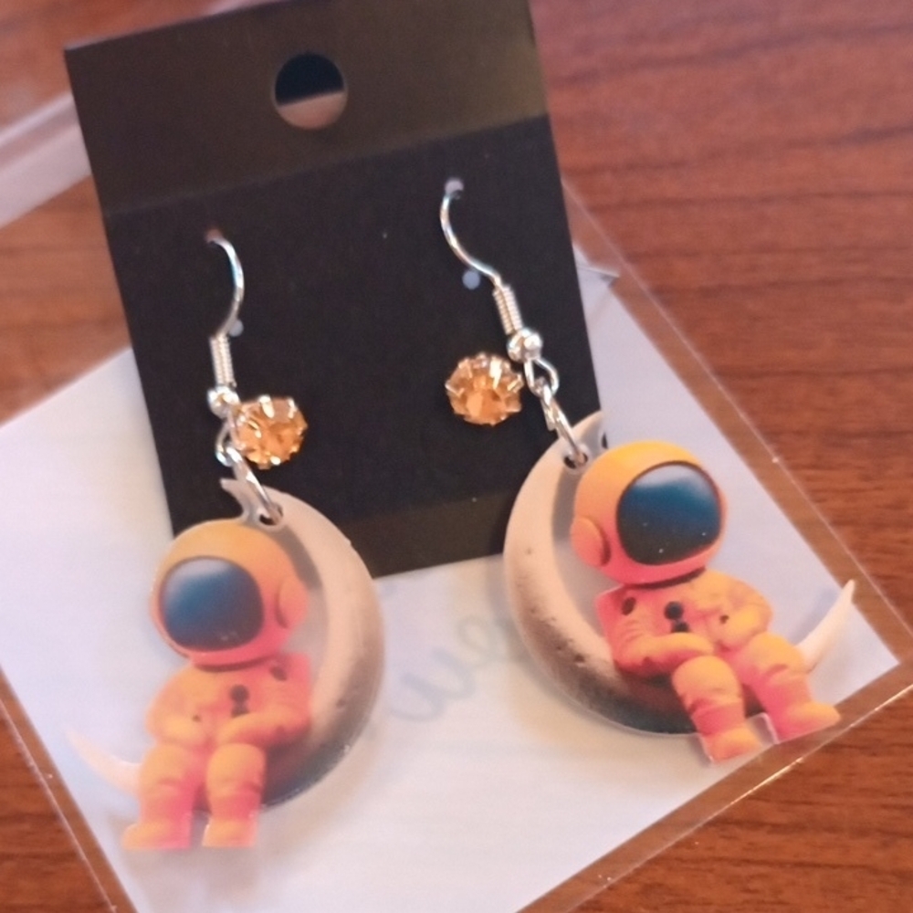 ♥️F 5/$20 Orange Astronaut Moon Earrings